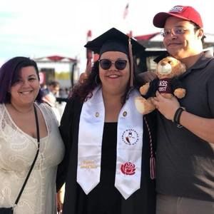 Meet your Posher, Lia